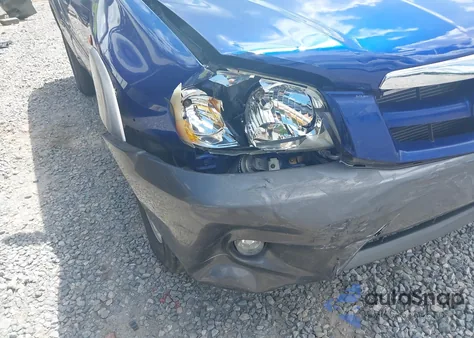 2005 Mazda Tribute S z USA, uszkodzony, nr VIN 4F2YZ06175KM17944